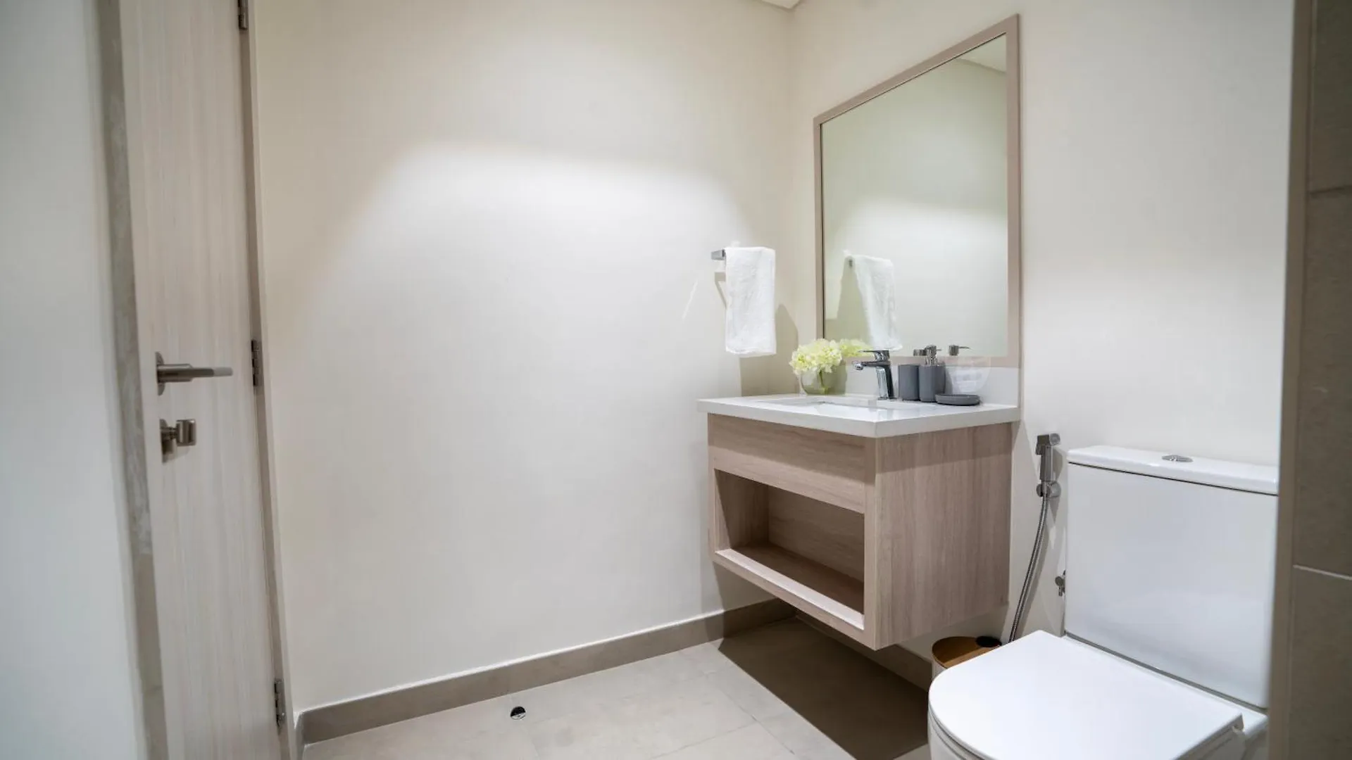 4Br Jacuzzi Villa Yas Island Near F1 Abu Dhabi